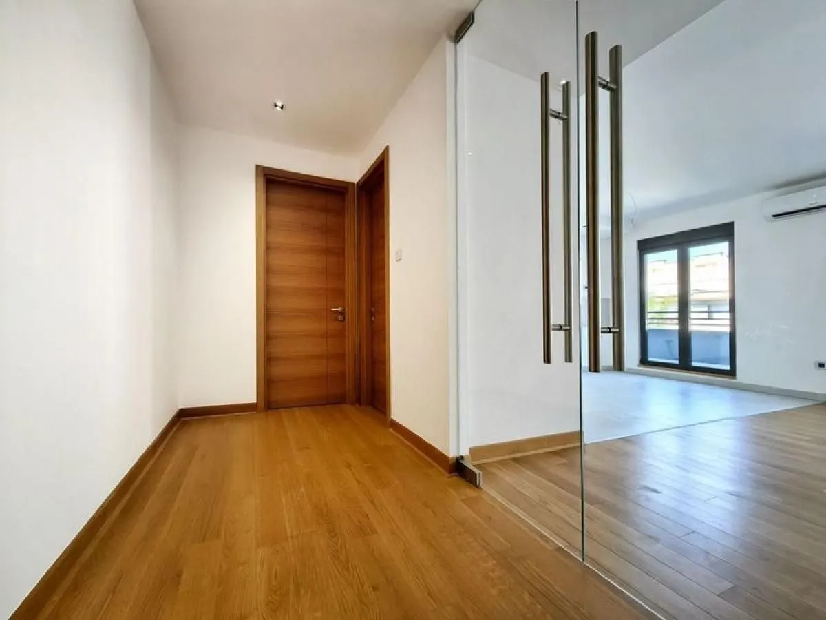 Prodaja, stan, 240m², Adamovićevo Naselje, Novi Sad Sve Podlokacije