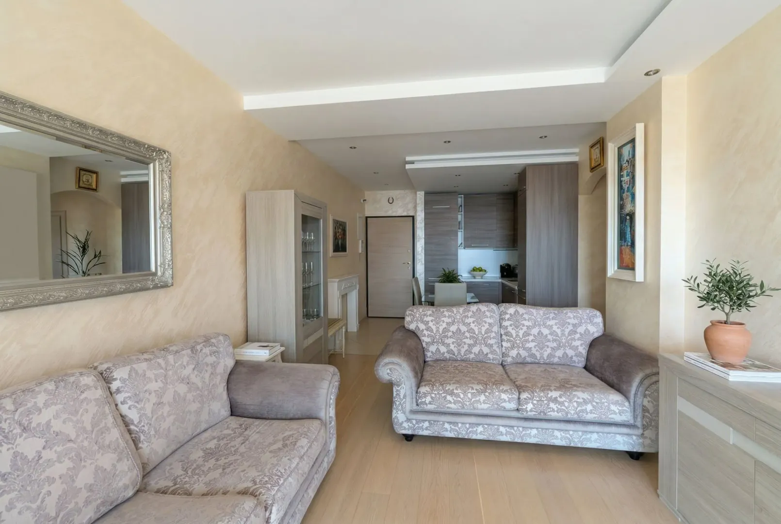 Prodaja, trosoban stan, 65m², Bečići, Budva
