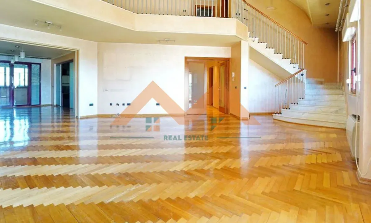 Prodaja, četvorosoban stan, 355m², Preko Morače, Podgorica