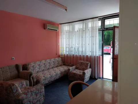 Prodaja, poslovni prostor, 50m², Pobrežje, Podgorica - image 2