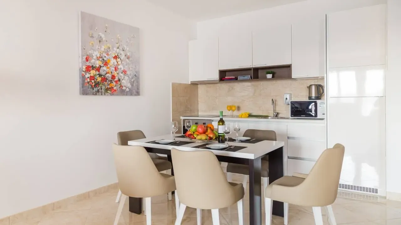 Sale, one bedroom apartment, 73m², Bečići, Budva