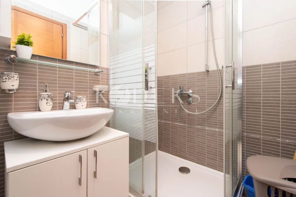 Izdavanje, jednosoban stan, 43m², Tološka šuma, Podgorica