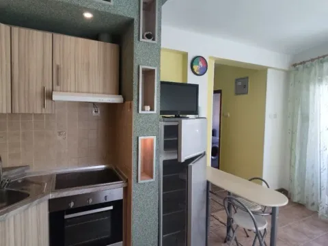 Izdavanje, jednosoban stan, 34m², Lazi, Budva - image 12