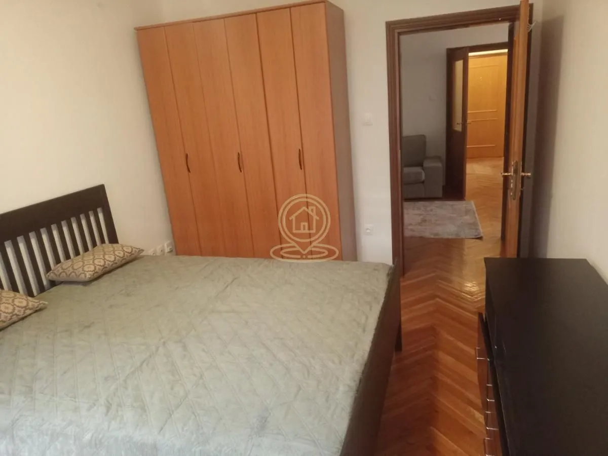 Izdavanje, dvosoban stan, 60m², Centar, Novi Sad