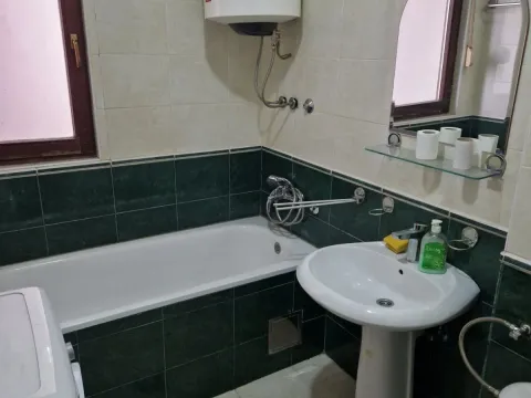 Izdavanje, jednosoban stan, 40m², Blok 6, Podgorica - image 5