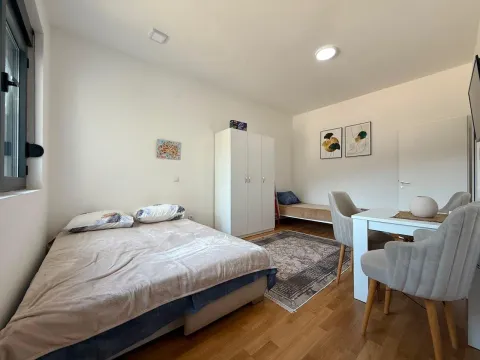 Prodaja, garsonjera, 26m², Bečići, Budva - image 1