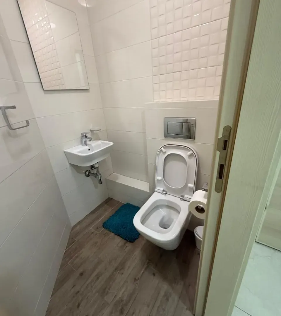 Izdavanje, dvosoban stan, 75m², Zagorič, Podgorica