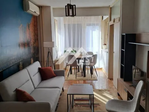 Izdavanje, dvosoban stan, 61m², Bulevar Oslobodjenja, Novi Sad Sve Podlokacije - image 1