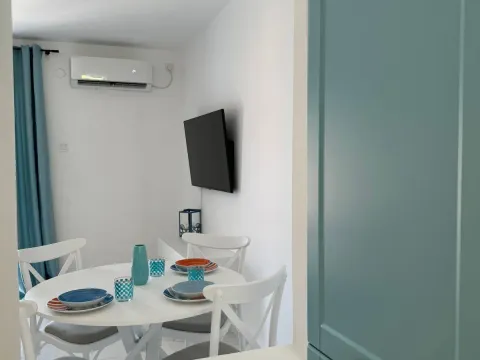Izdavanje, garsonjera, 28m², Stoliv, Kotor - image 6