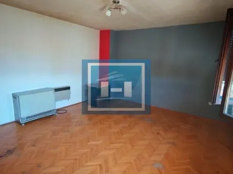 Prodaja, dvosoban stan, 62m², XI Kongres, Paraćin