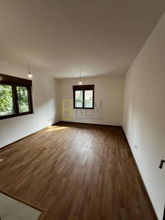 Izdavanje, jednosoban stan, 45m², Vezirov Most, Podgorica