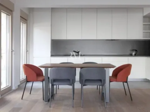 Izdavanje, dvosoban stan, 136m², Škaljari, Kotor - image 3