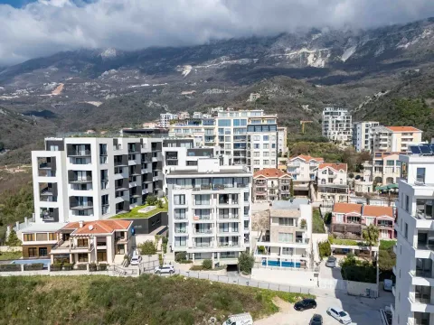 Sale, one bedroom apartment, 43m², Bečići, Budva - image 12