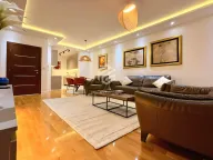 Izdavanje, dvosoban stan, 90m², Preko Morače, Podgorica