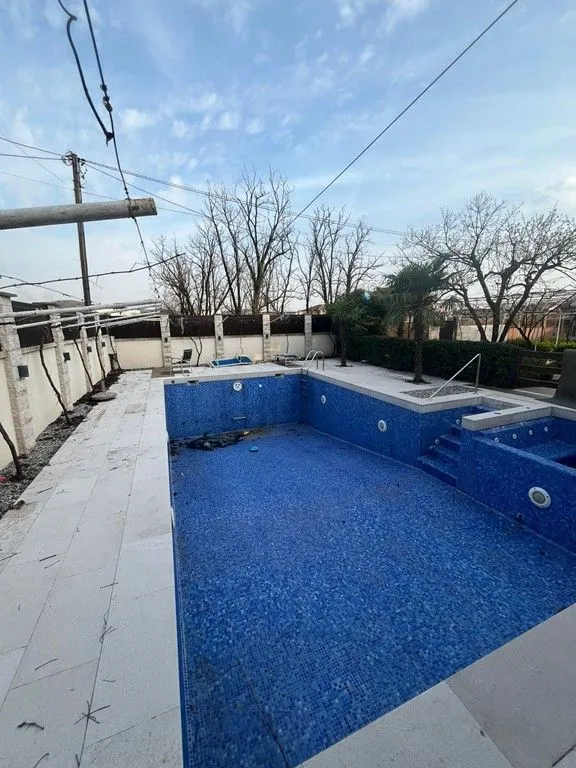 Izdavanje, kuća, 300m², Donja Gorica, Podgorica