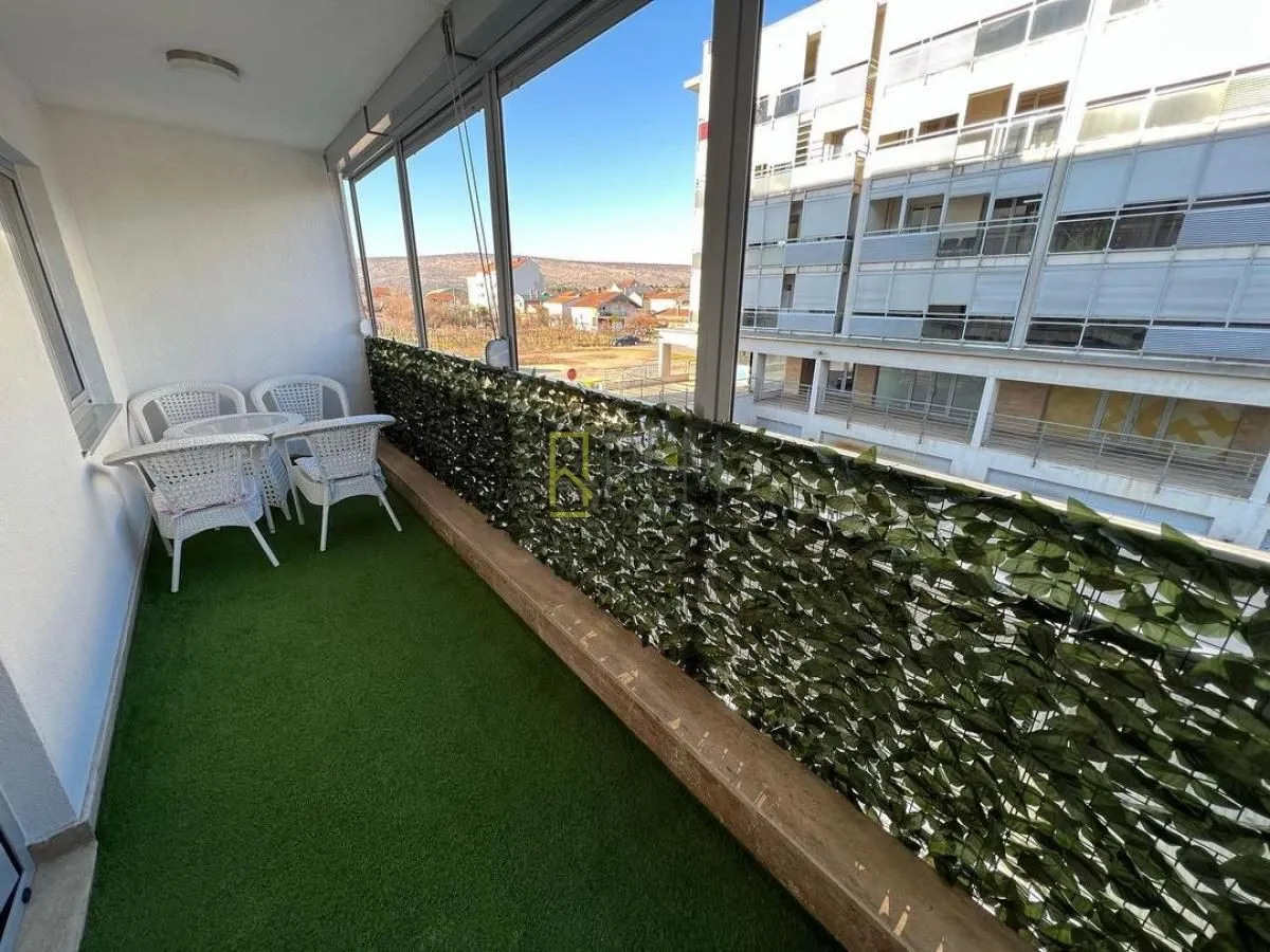 Prodaja, dvosoban stan, 91m², Tološi, Podgorica