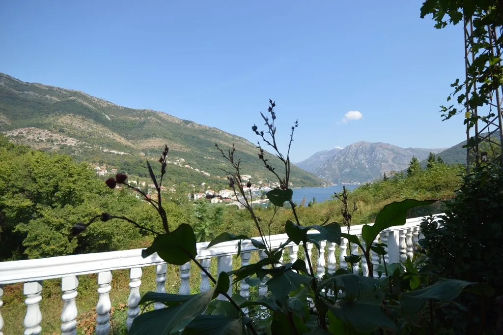 Prodaja, kuća, 136m², Kamenari, Herceg Novi