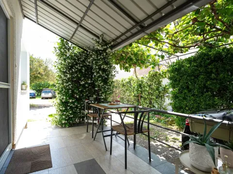 Izdavanje, trosoban stan, 100m², Dalmatinska ulica, Podgorica - image 15