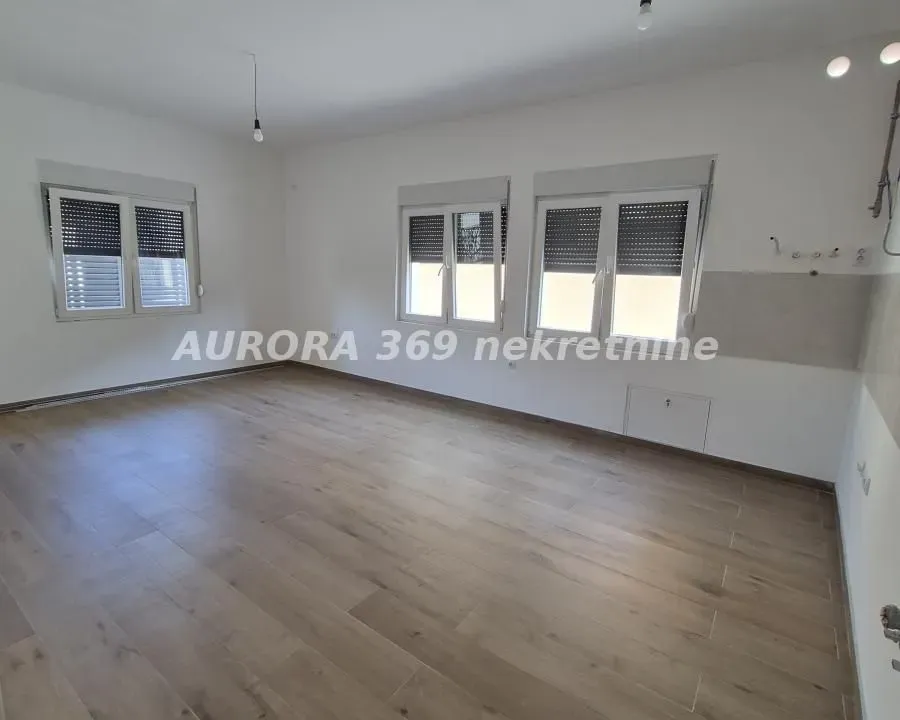Prodaja, dvosoban stan, 48m², Ruma, Srbija