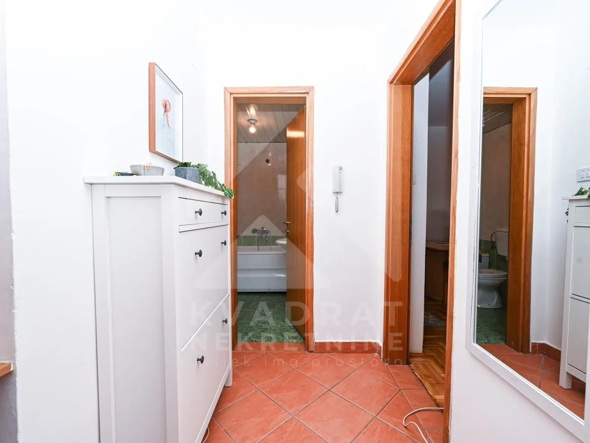 Rent, studio apartment, 28m², Krivi Most, Podgorica