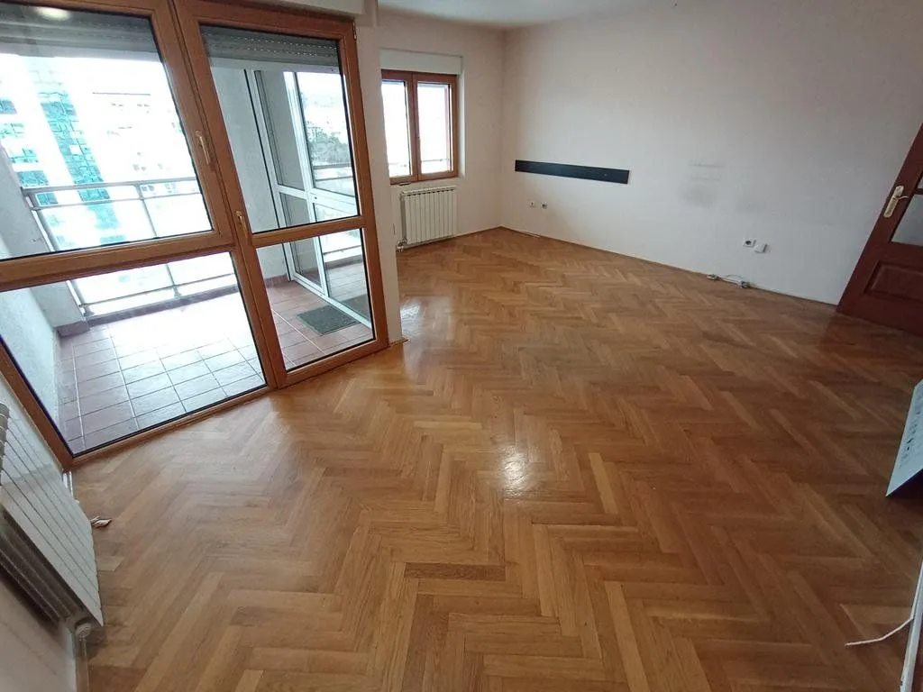 Rent, office space, 80m², Preko Morače, Podgorica