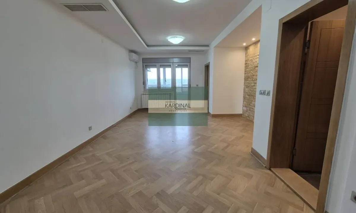 Prodaja, trosoban stan, 88m², Vašarište, Jagodina