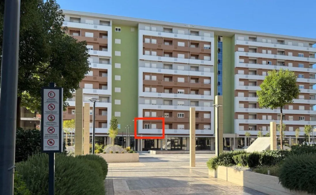 Izdavanje, poslovni prostor, 43m², Central Point, Podgorica