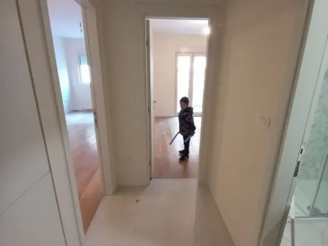 Izdavanje, jednosoban stan, 47m², Central Point, Podgorica - image 2