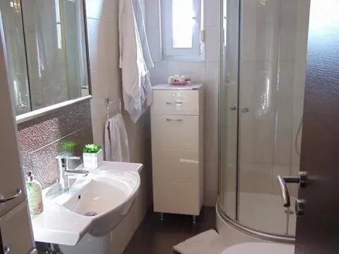 Izdavanje, dvosoban stan, 82m², Centar, Podgorica - image 12