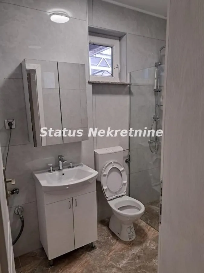 Izdavanje, dvosoban stan, 45m², Petrovaradin, Novi Sad