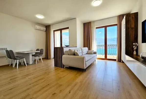 Prodaja, dvosoban stan, 73m², Vidikovac, Budva