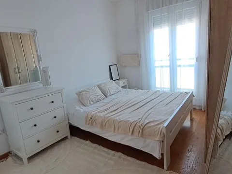 Izdavanje, jednosoban stan, 53m², City Kvart, Podgorica - image 4