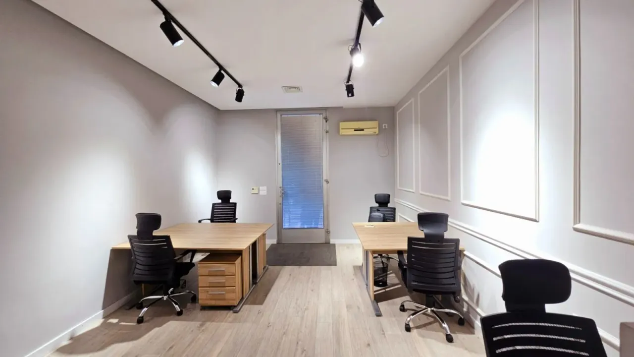 Izdavanje, poslovni prostor, 80m², Centar, Podgorica