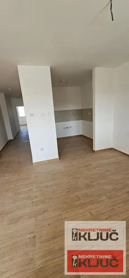 Prodaja, četvorosoban stan, 80m², Telep, Novi Sad Sve Podlokacije