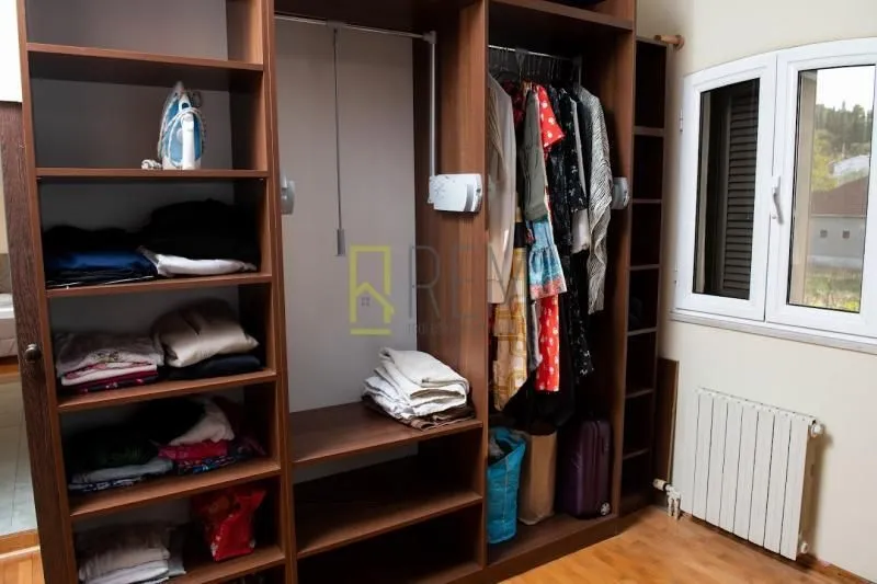 Prodaja, kuća, 460m², Zagorič, Podgorica