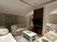 Izdavanje, trosoban stan, 130m², Centar, Tivat - image 4