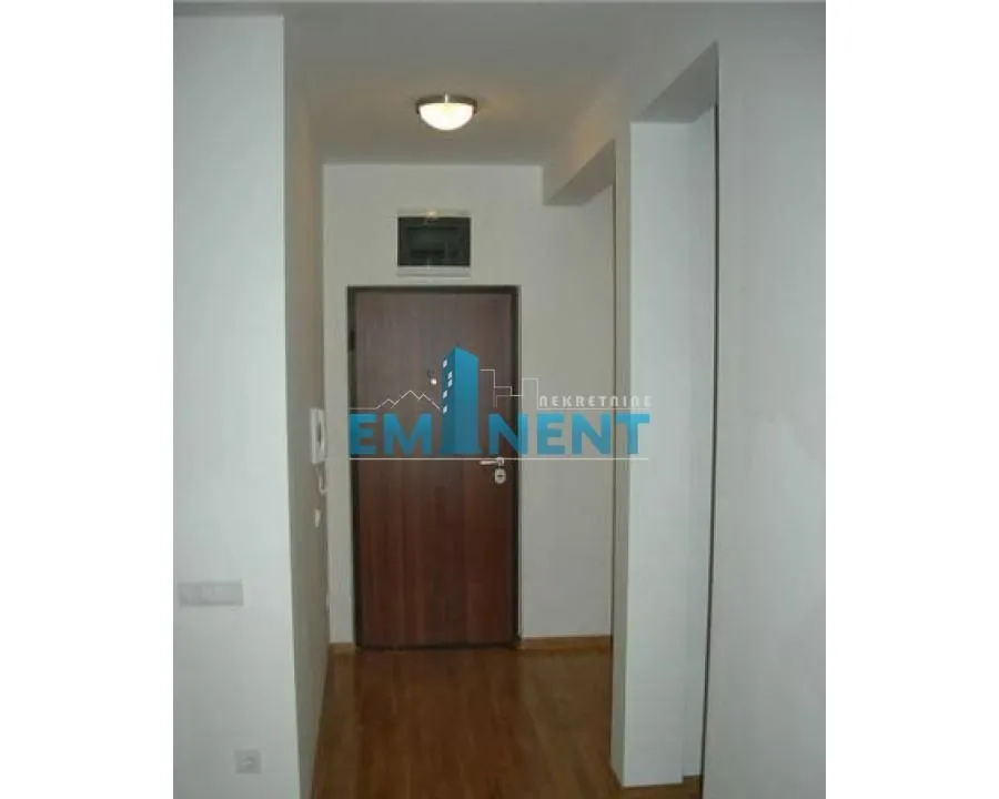 Rent, three bedroom apartment, 88m², Vračar Sve Podlokacije, Beograd