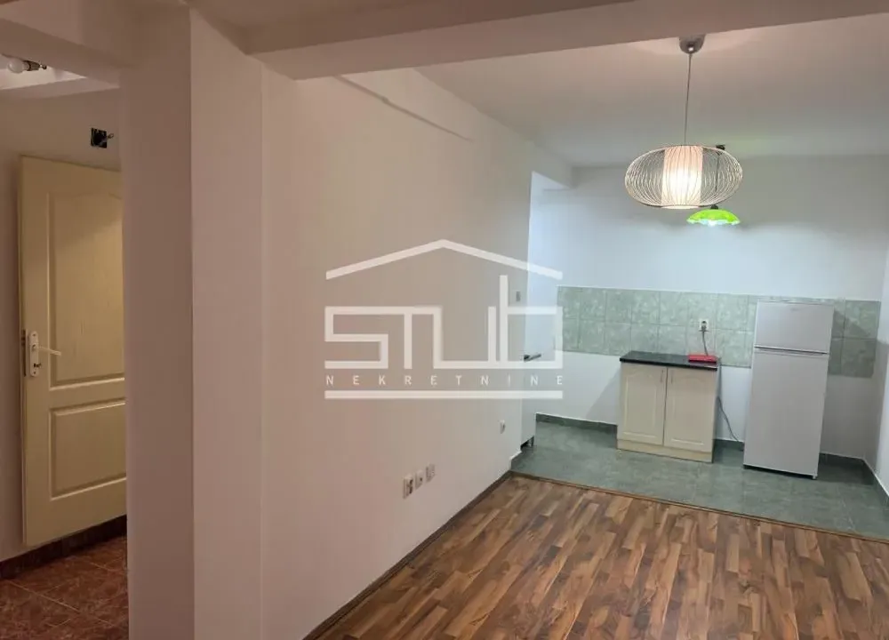 Prodaja, dvosoban stan, 40m², Cerak, Beograd