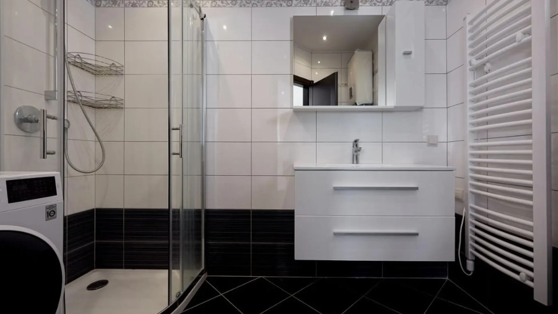 Rent, two bedroom apartment, 75m², Bečići, Budva