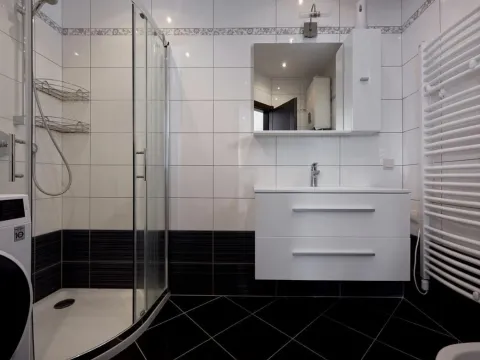 Rent, two bedroom apartment, 75m², Bečići, Budva - image 3
