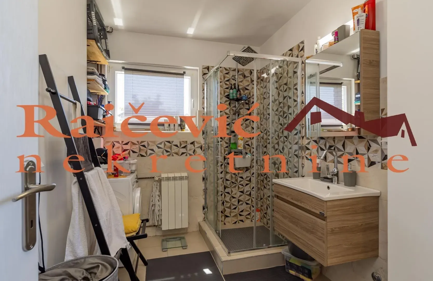 Sale, house, 220m², Rušanj, Beograd