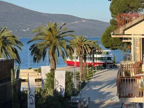 Rent, one bedroom apartment, 60m², Centar, Tivat - image 2