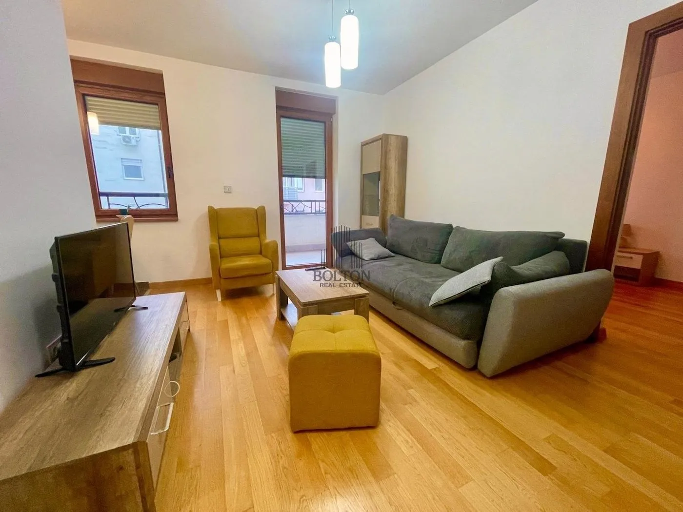 Izdavanje, dvosoban stan, 45m², Vračar, Šid