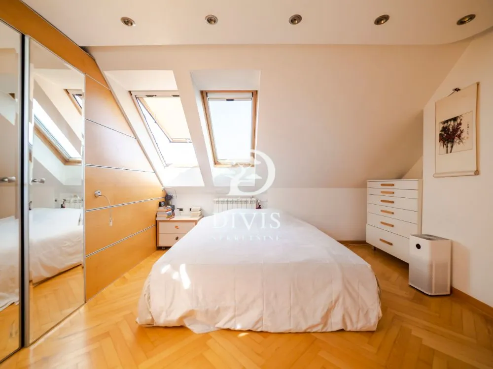 Sale, four bedroom apartment, 97m², Kalenić Pijaca, Vračar Sve Podlokacije