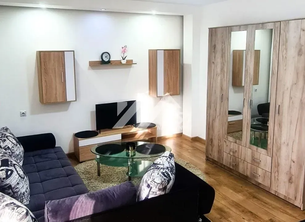 Izdavanje, dvosoban stan, 45m², Adamovićevo Naselje, Novi Sad Sve Podlokacije