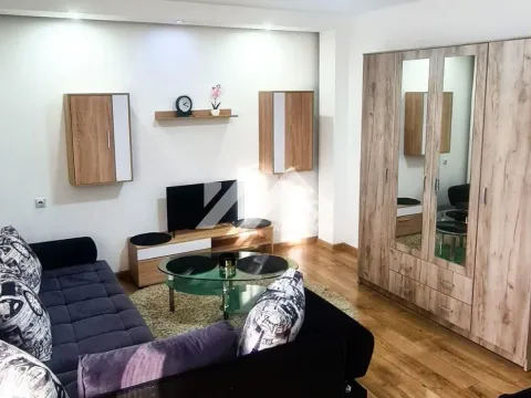 Stan in Adamovićevo Naselje