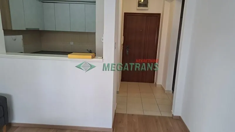 Izdavanje, dvosoban stan, 42m², Centar, Novi Sad