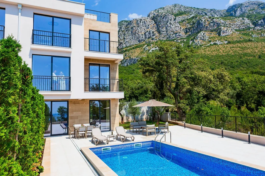 Sale, house, 220m², Reževići, Budva