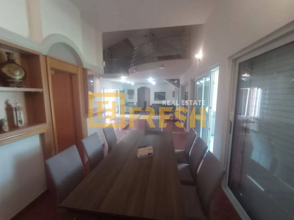 Prodaja, kuća, 423m², Donja Gorica, Podgorica