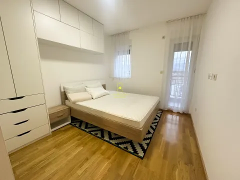 Prodaja, jednosoban stan, 43m², Stari Aerodrom, Podgorica - image 11